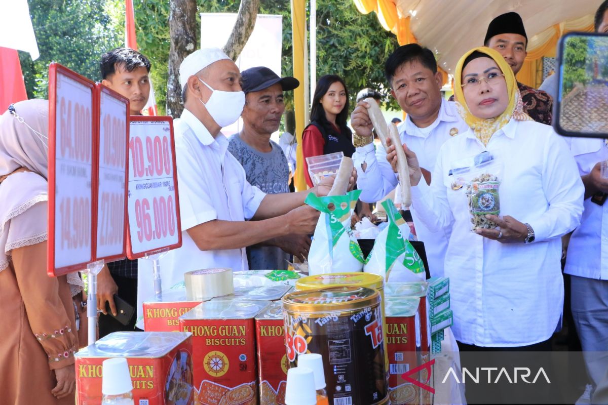 Bupati Serang Ajak Warga Ciomas Budidaya Cabai Merah