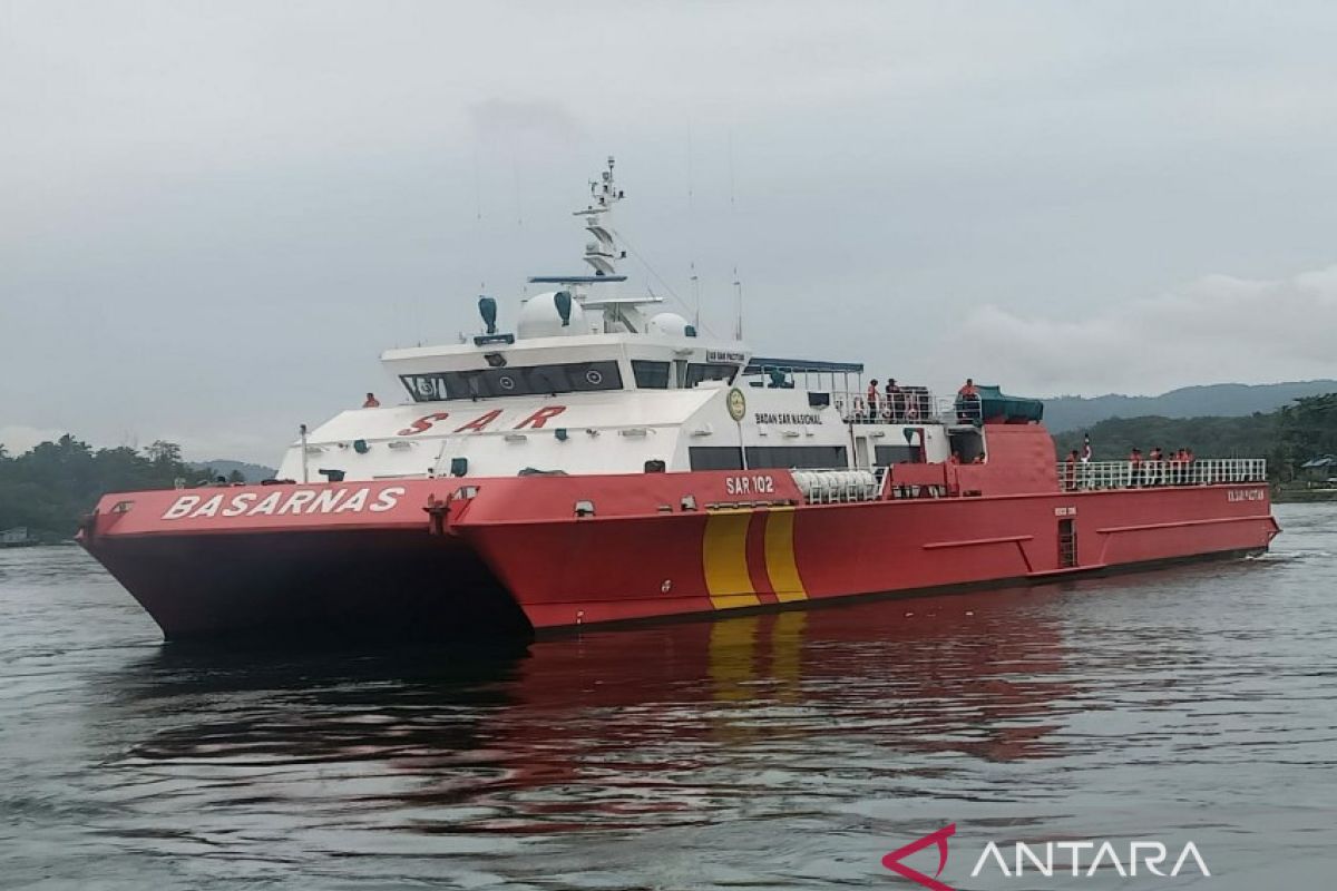 Basarnas cari 11 penumpang kapal bocor tangki BBM di Buton Utara Sultra