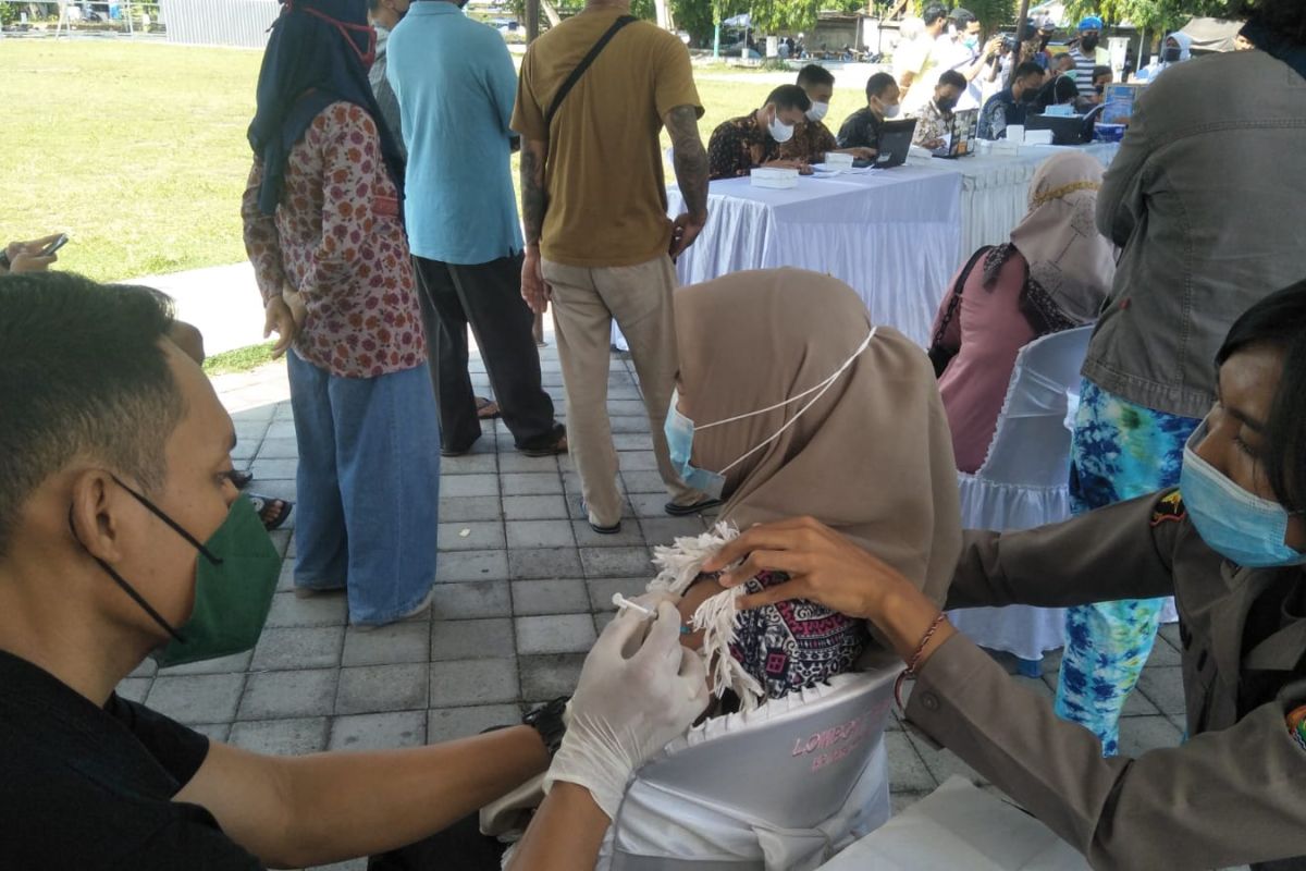 Pemkot Mataram mengingatkan pemudik untuk booster COVID-19