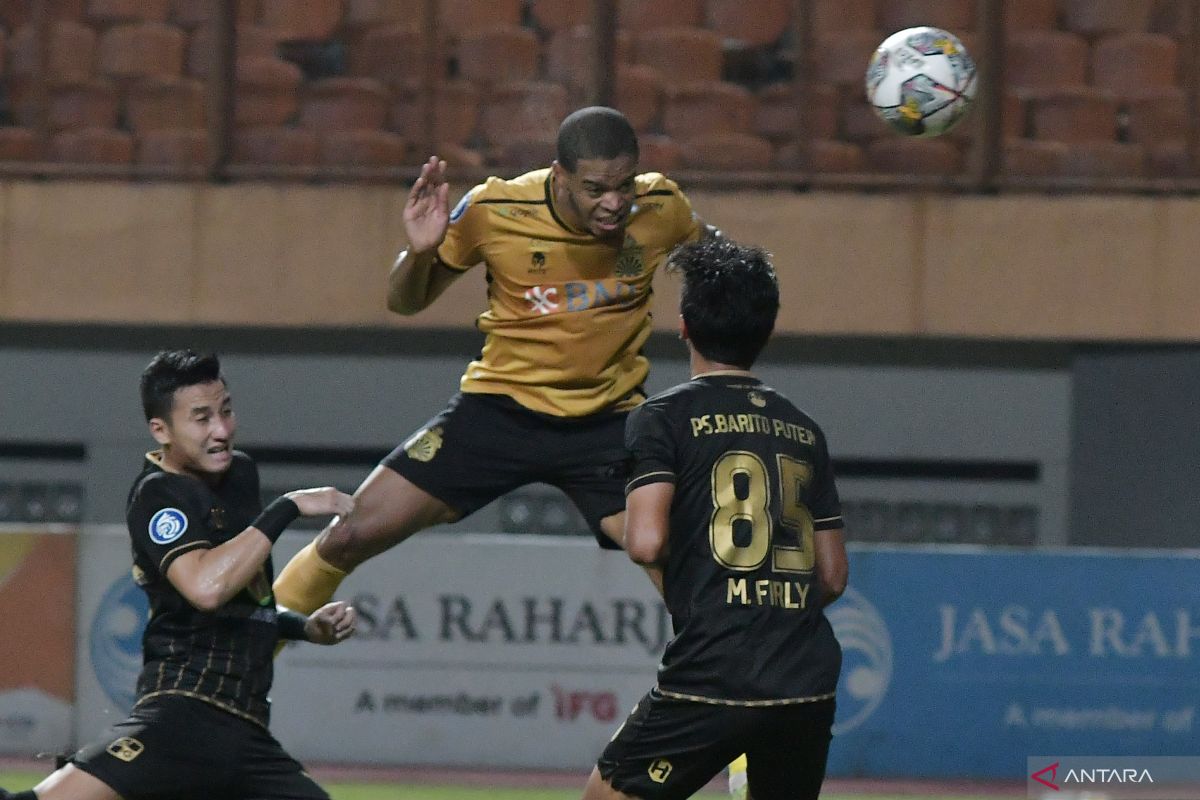 Liga 1-- Gol Buyung Ismu bawa Barito Putera curi satu poin dari Bhayangkara FC