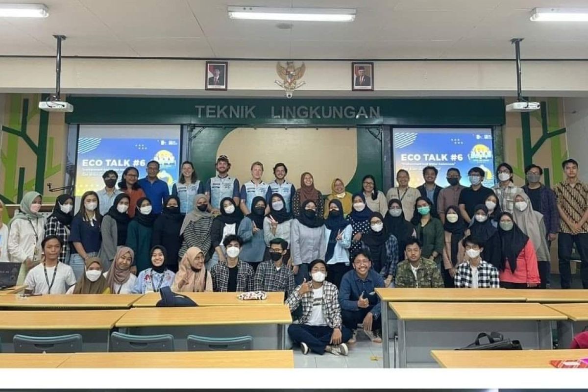 PDAM Surabaya miliki beberapa program untuk akses air bersih MBR