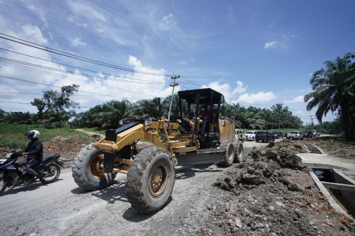 Pemprov Riau percepat pelebaran ruas jalan Kampar-Rokan Hulu dukung kelancaran arus mudik