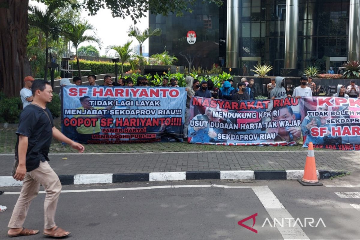 Mahasiswa Riau di Jakarta demo desak KPK usut harta Sekdaprov SF Hariyanto