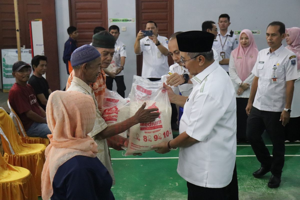 16.236 KPM di Kabupaten HSS terima bantuan pangan