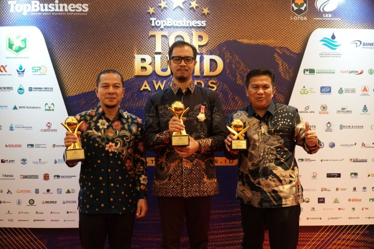 Pemko Bukittinggi raih penghargaan Top BUMD Awards 2023