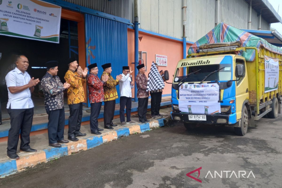 Gubernur Bengkulu distribusikan bantuan beras 1,69 ton ke masyarakat