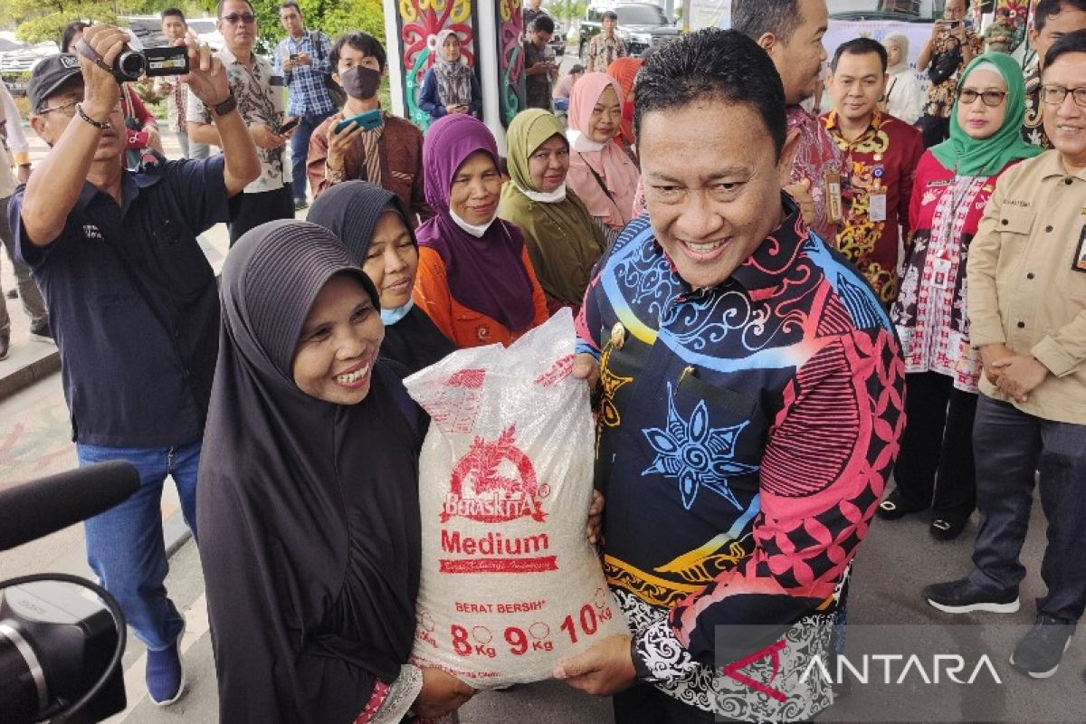 Pemprov Kalteng salurkan 1,1 juta kg bantuan beras untuk masyarakat