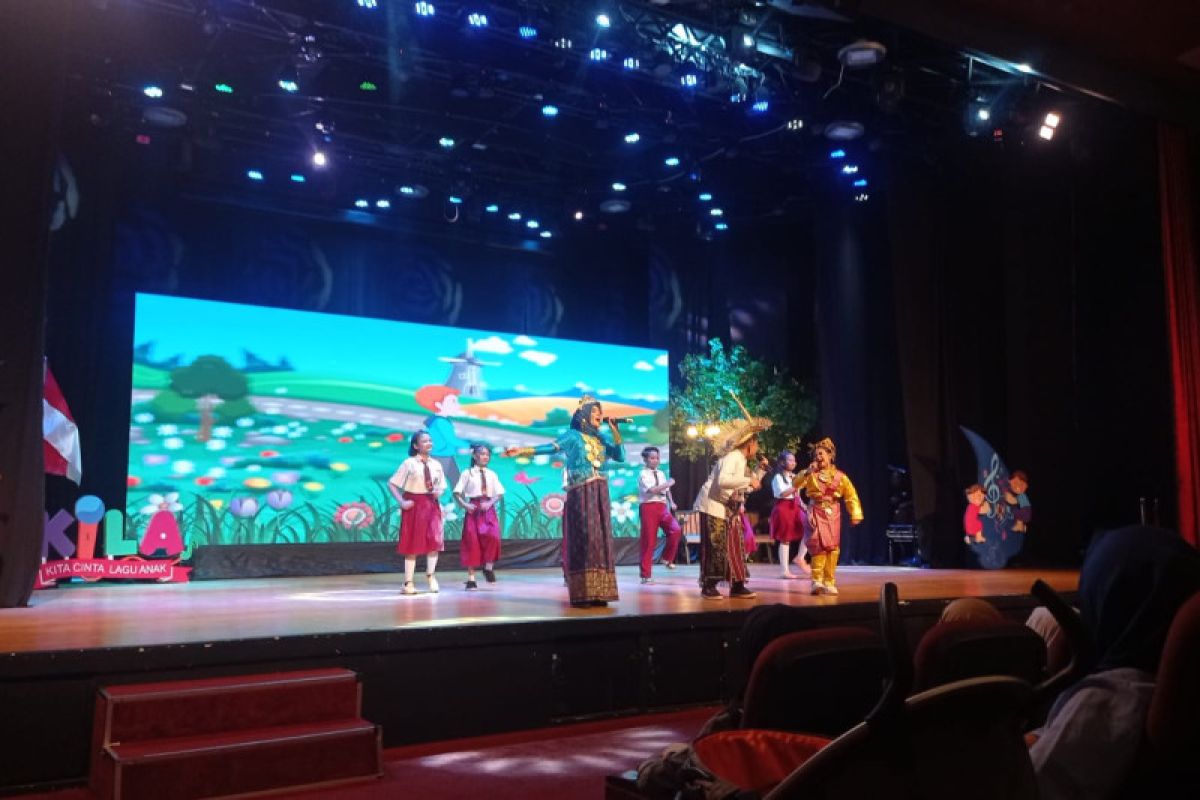 Kemendikbudristek kenalkan lagu anak-anak di Surabaya melalui "KILA"