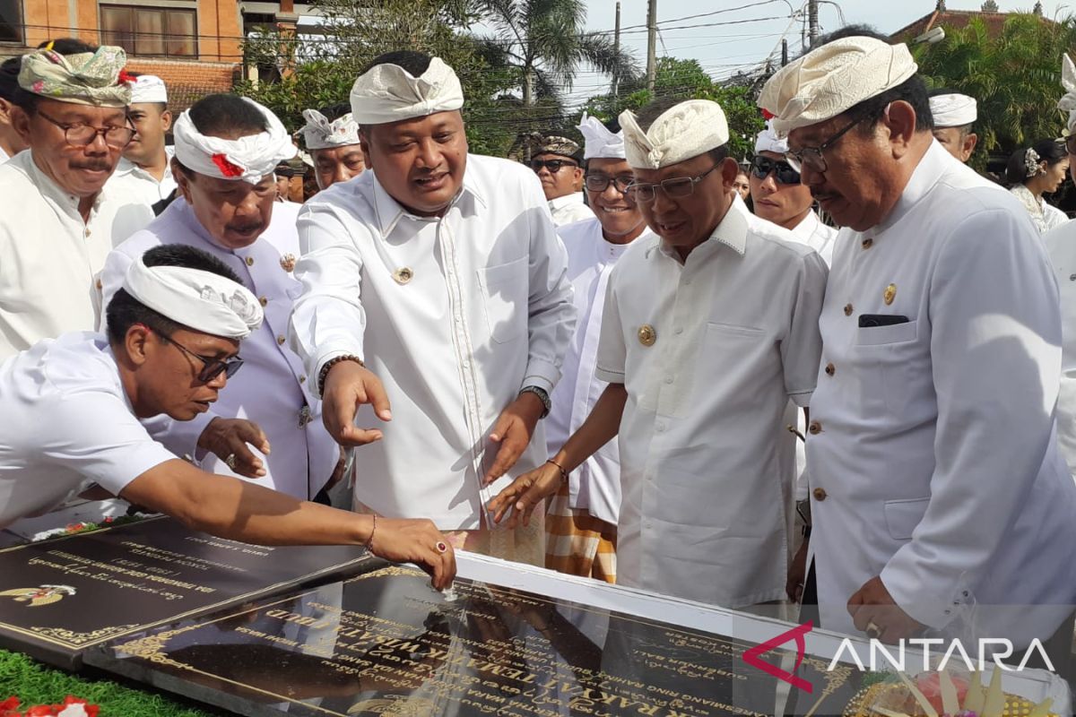 Gubernur Bali dan Bupati Gianyar meresmikan pasar tematik Ubud
