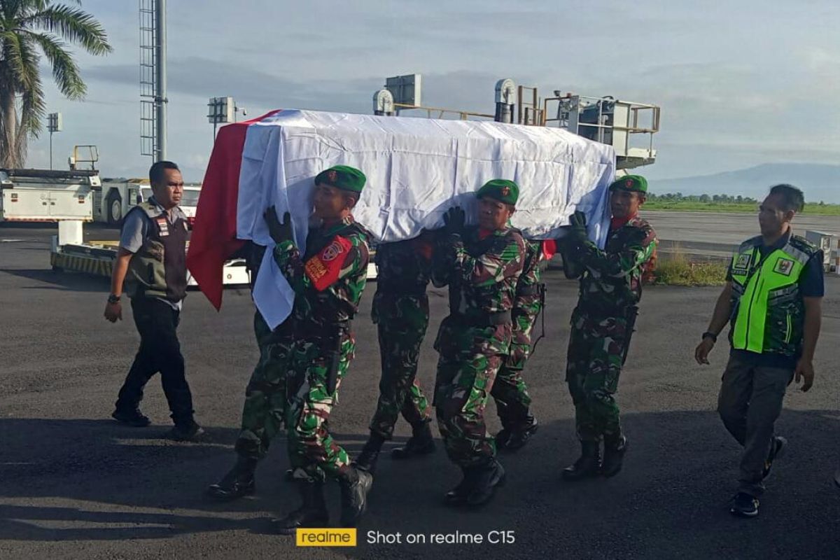 Jenazah TNI korban kontak tembak di Papua dimakamkan di  Lunyuk Sumbawa