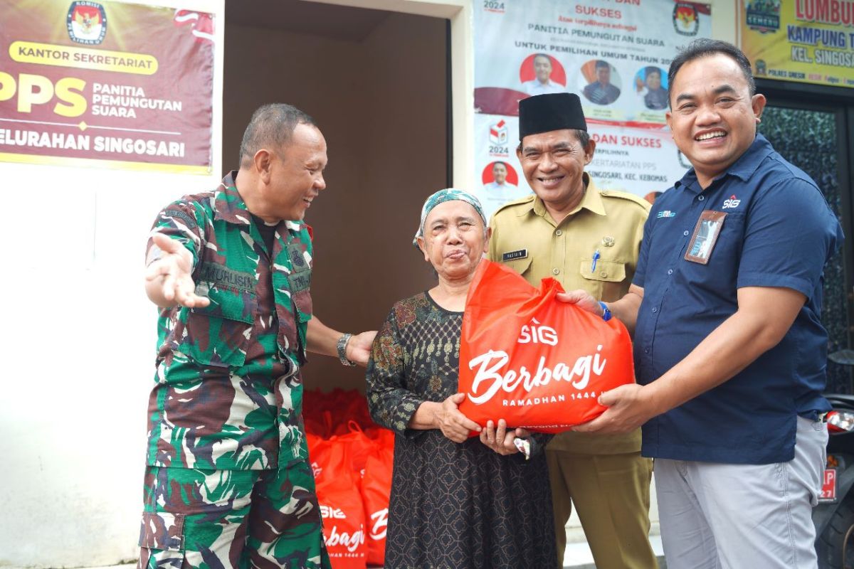 Semen Indonesia gelar Safari Ramadhan bagikan 1.535 paket sembako