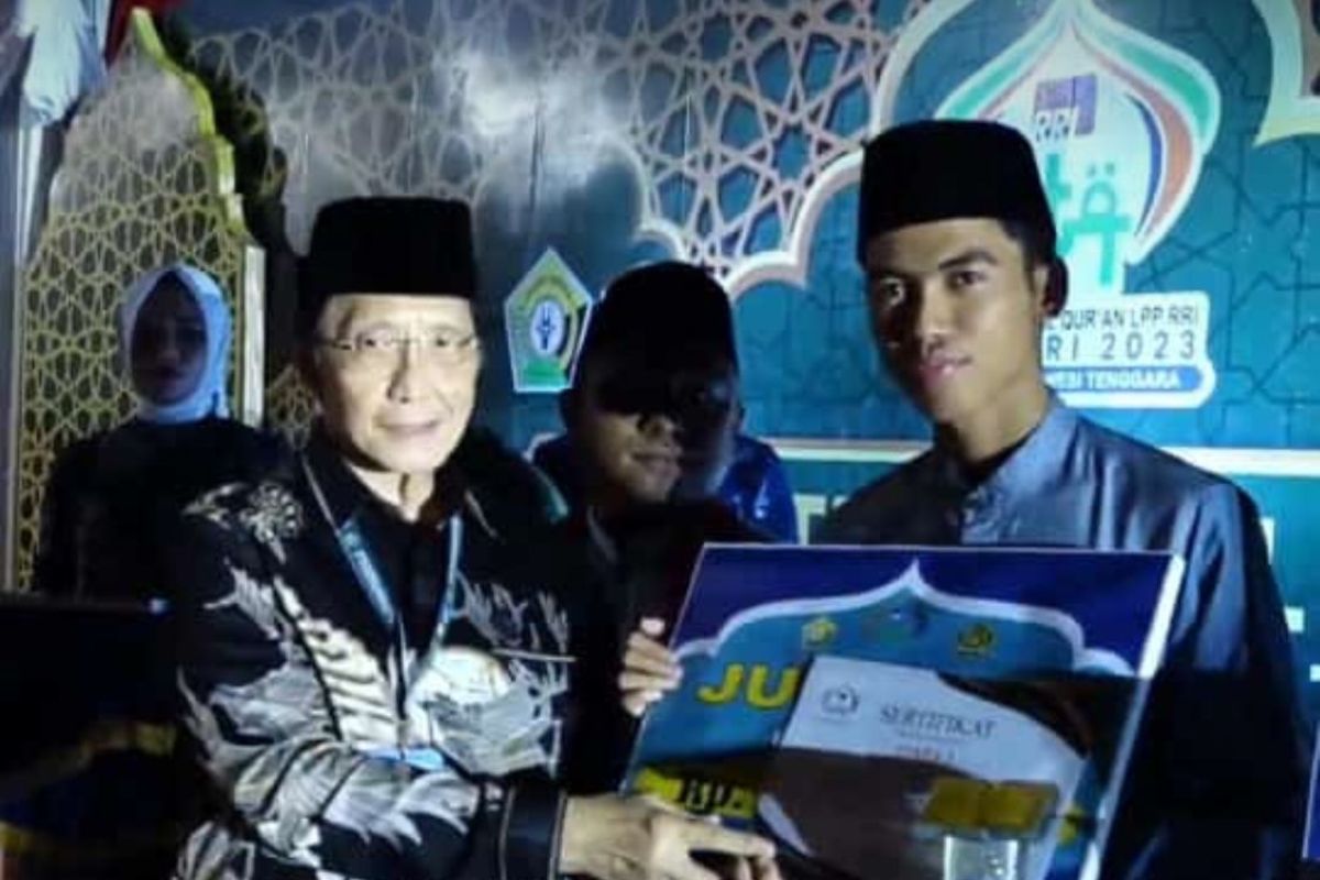 Qori utusan RRI Sungailiat meraih juara tiga Nasional