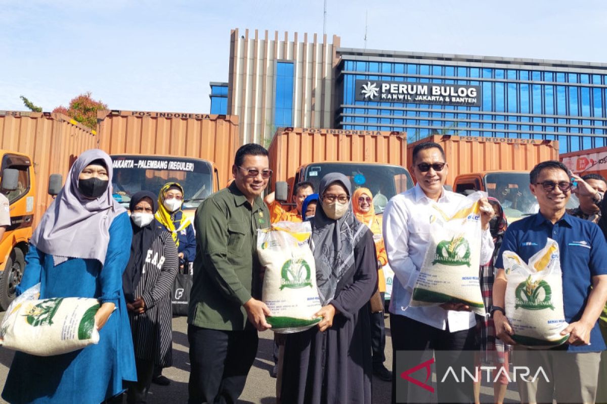 Bulog commences distribution of rice aid to 21.3 million families