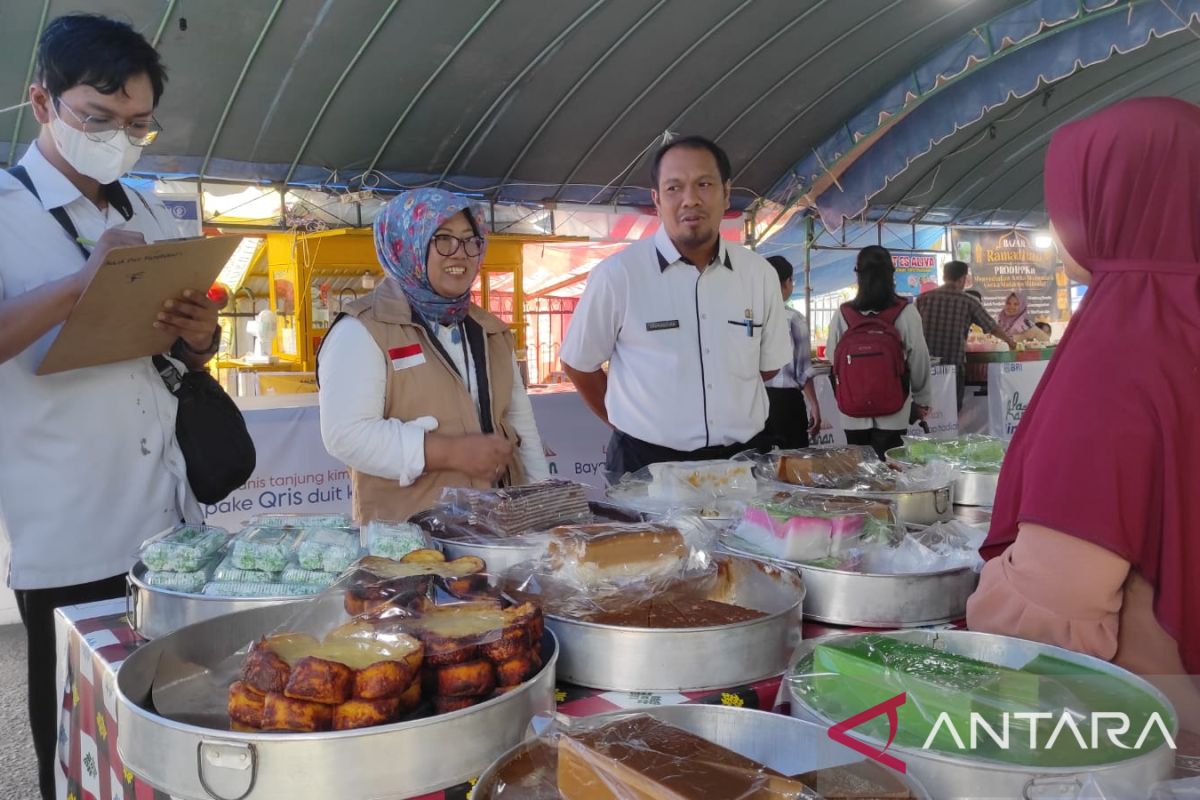 Jajanan pasar Ramadhan di Palangka Raya dipastikan aman dari bahan berbahaya