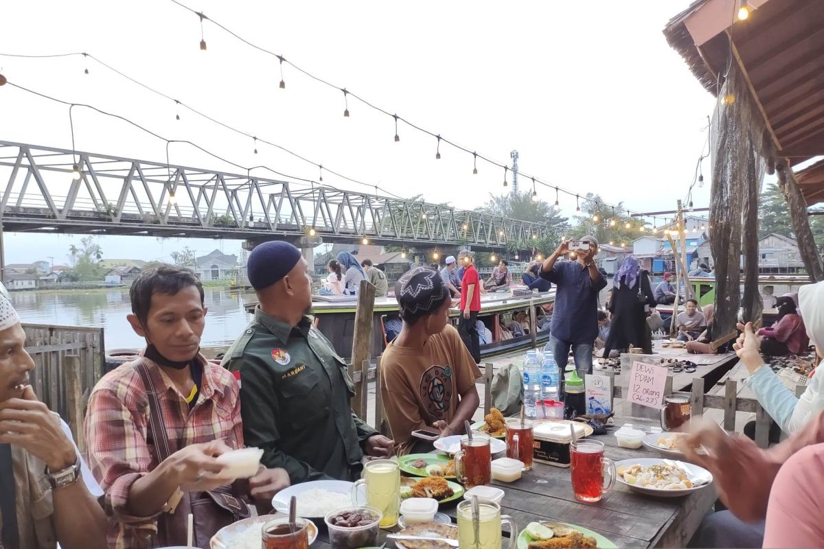 Wisata kuliner Banua Anyar jadi tempat favorit untuk buka puasa bersama