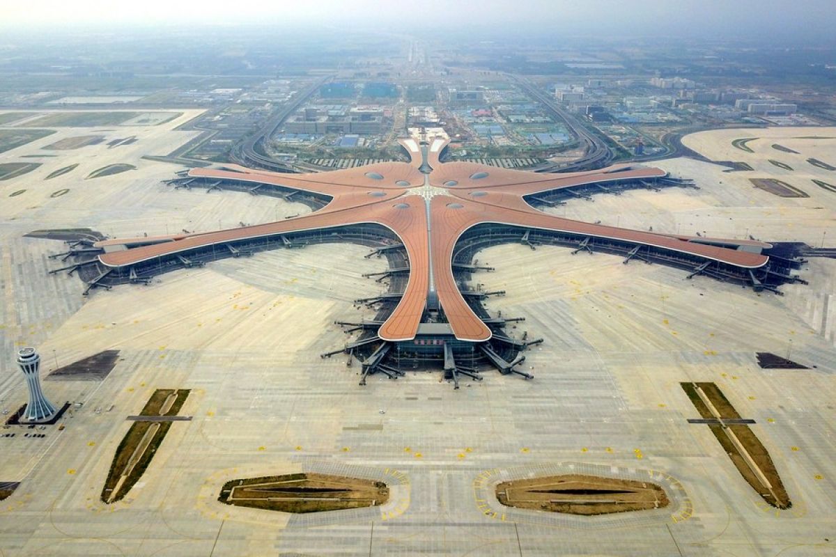 Pemasangan rel jalur Tianjin-bandara Daxing Beijing rampung