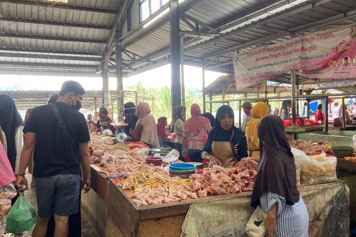 Harga ayam potong di Pasar Tani Bandarlampung stabil