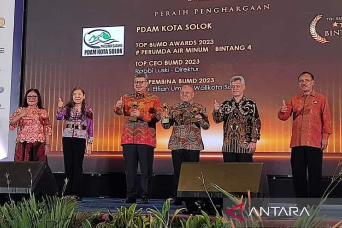 Pemkot Solok raih tiga penghargaan di TOP BUMD award 2023