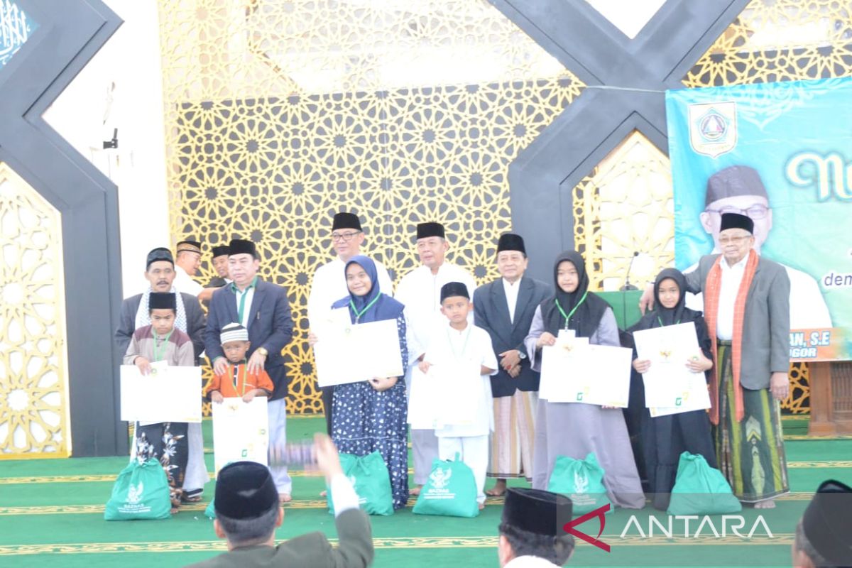 Plt Bupati Bogor berikan santunan anak yatim peringati Nuzulul Quran