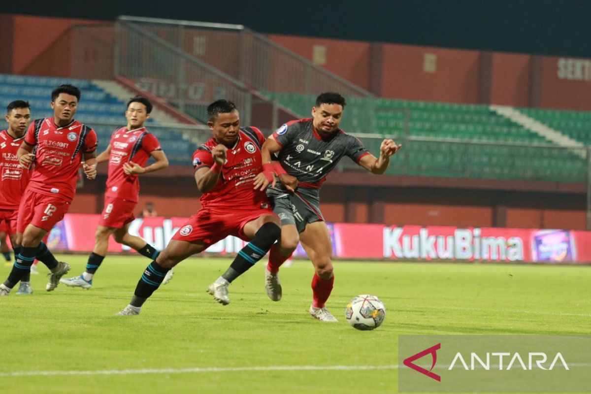 Liga 1: Madura United tahan imbang Arema 1-1