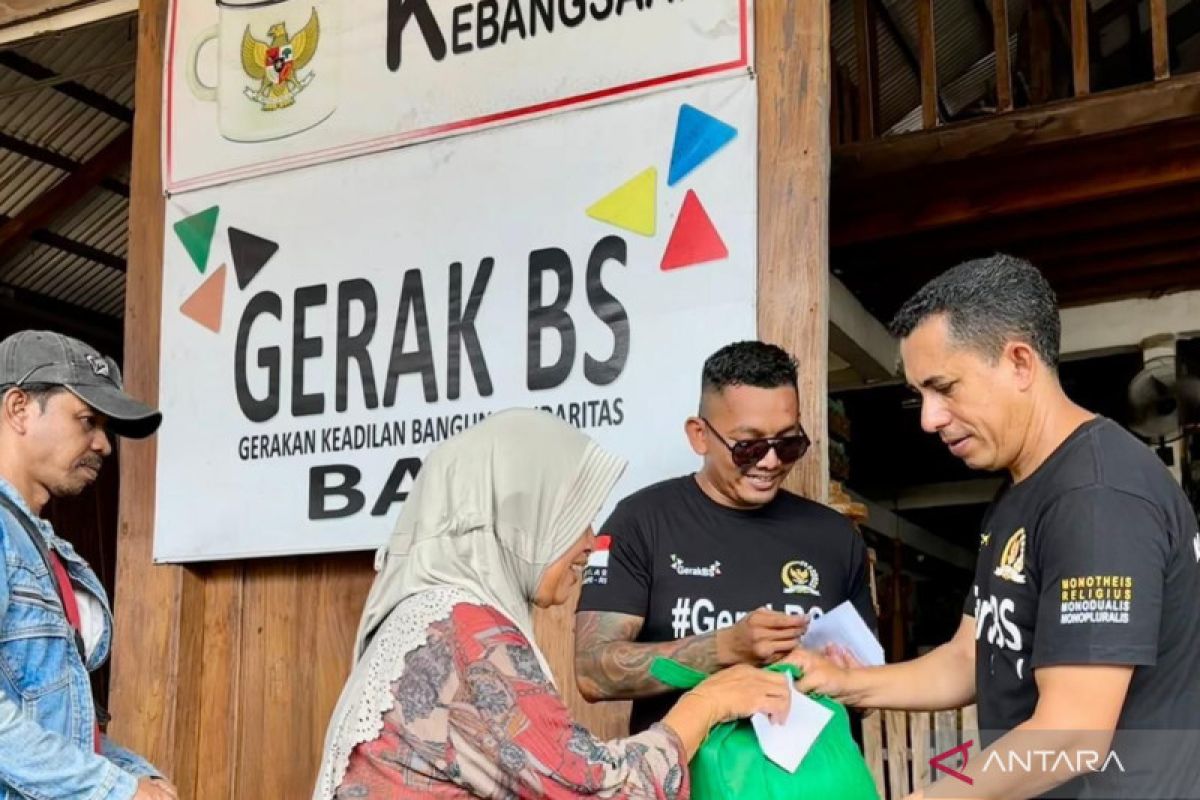 Bamsoet dan Gerak BS Bali bagikan paket sembako di Denpasar Selatan