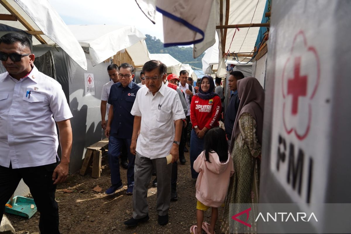 Jusuf Kalla pastikan layanan PMI di Cianjur masih berjalan hingga Mei