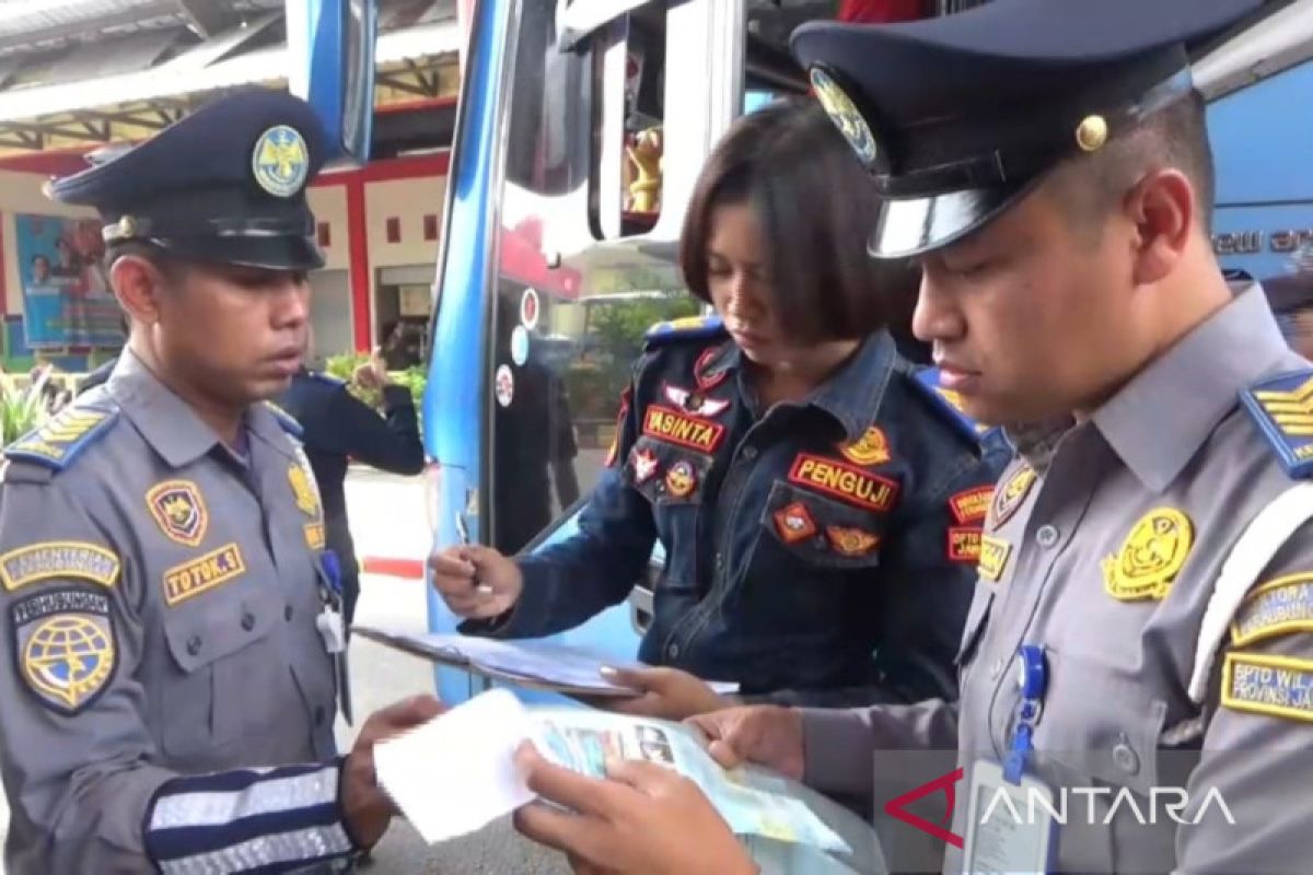 BPTD Jatim lakukan pemeriksaan kelaikan bus angkutan jelang Lebaran