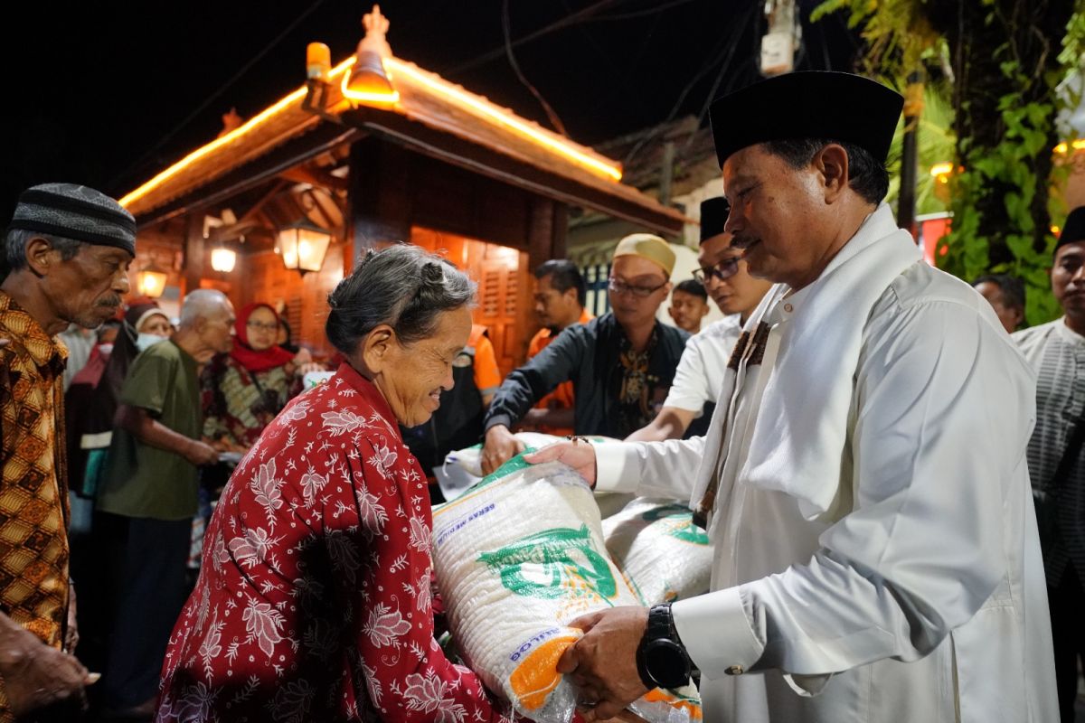 Pemkot Madiun salurkan  bantuan cadangan pangan bagi 10.567 KPM