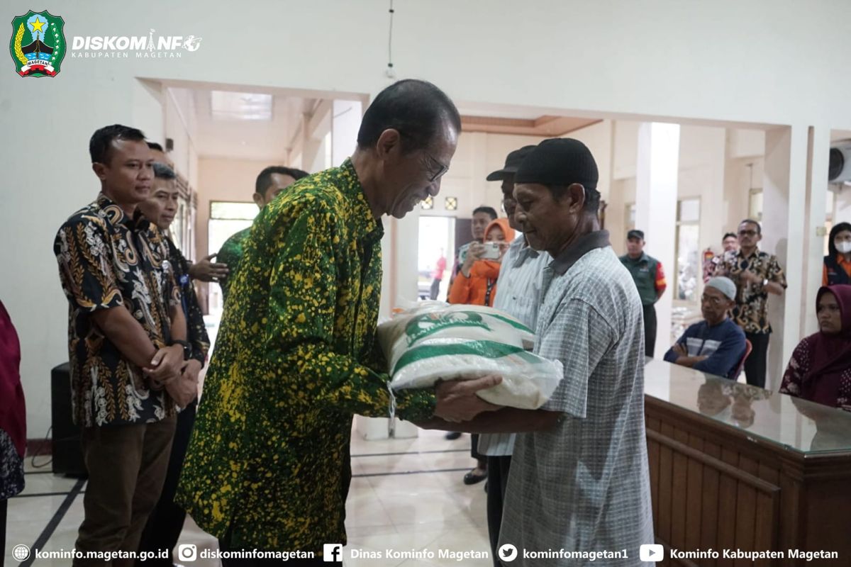 Sebanyak 54.574 keluarga di Kabupaten Magetan dapat bantuan beras