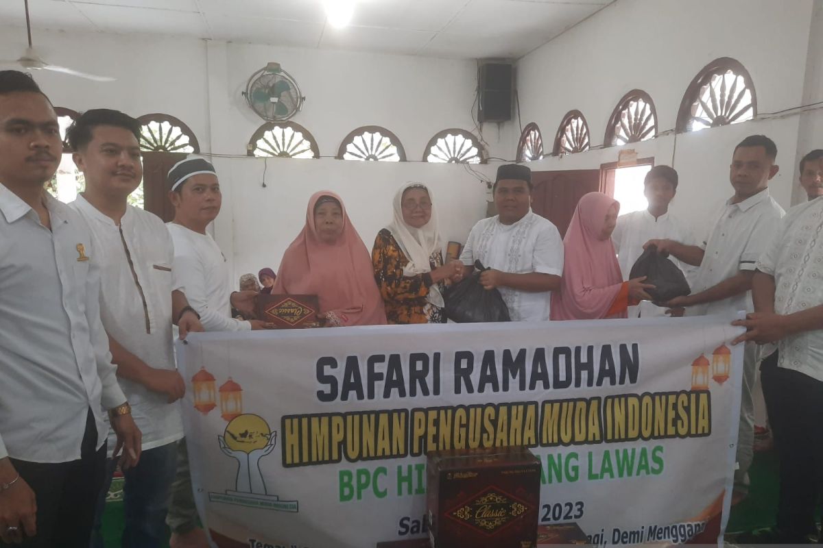 Berkah Ramadhan,  HIPMI Palas bagi - bagi sembako kepada lansia