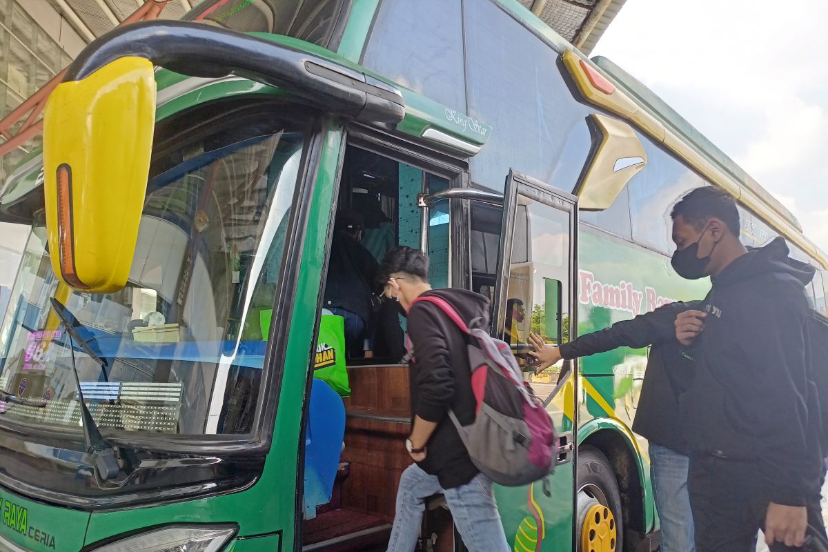 Terminal Pulo Gebang akan "kandangkan" bus mudik tak layak jalan