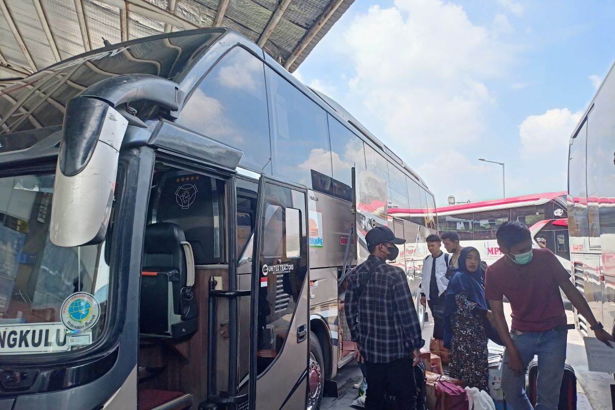 Terminal Terpadu Pulo Gebang temukan beberapa bus tidak layak jalan