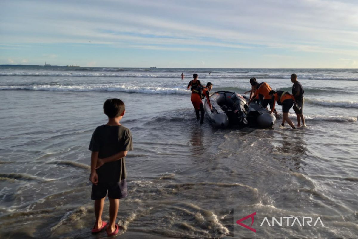 Seorang anak meninggal, satu masih hilang di perairan Pantai Pasir Putih Bengkulu