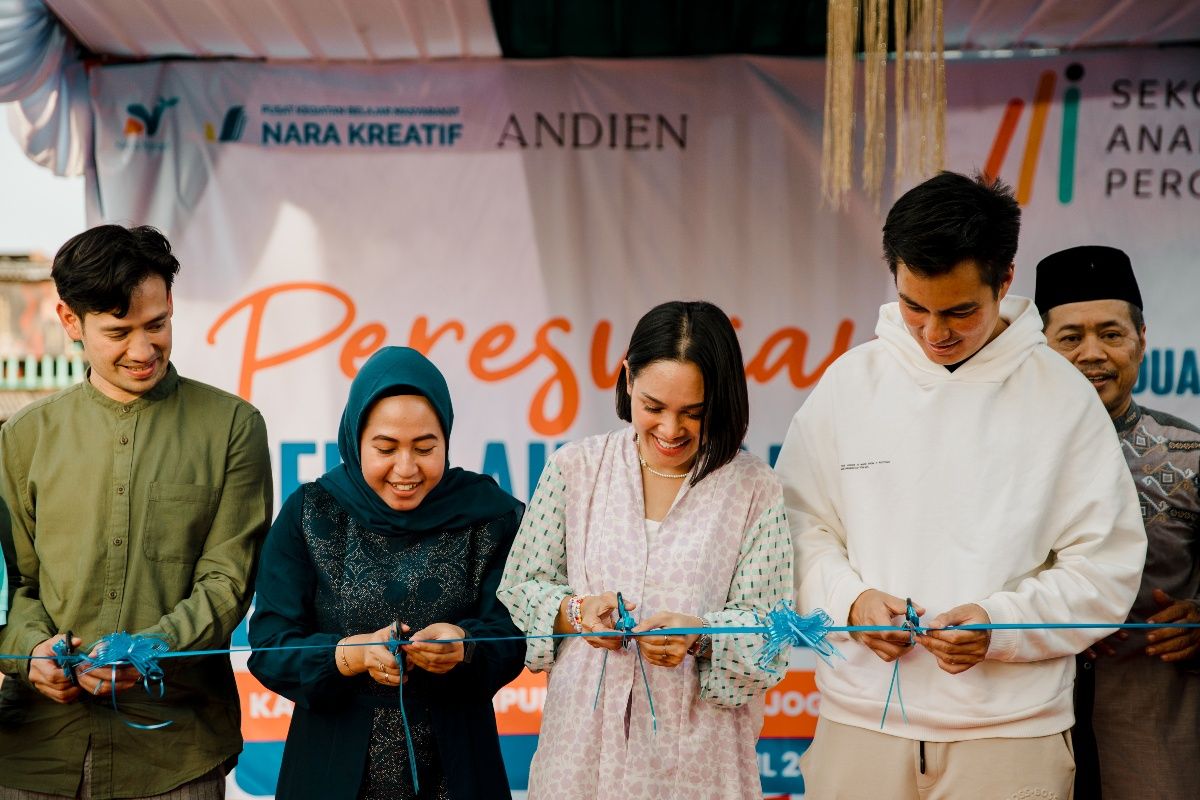 Andien Aisyah resmikan sekolah untuk warga kampung pemulung Jakbar