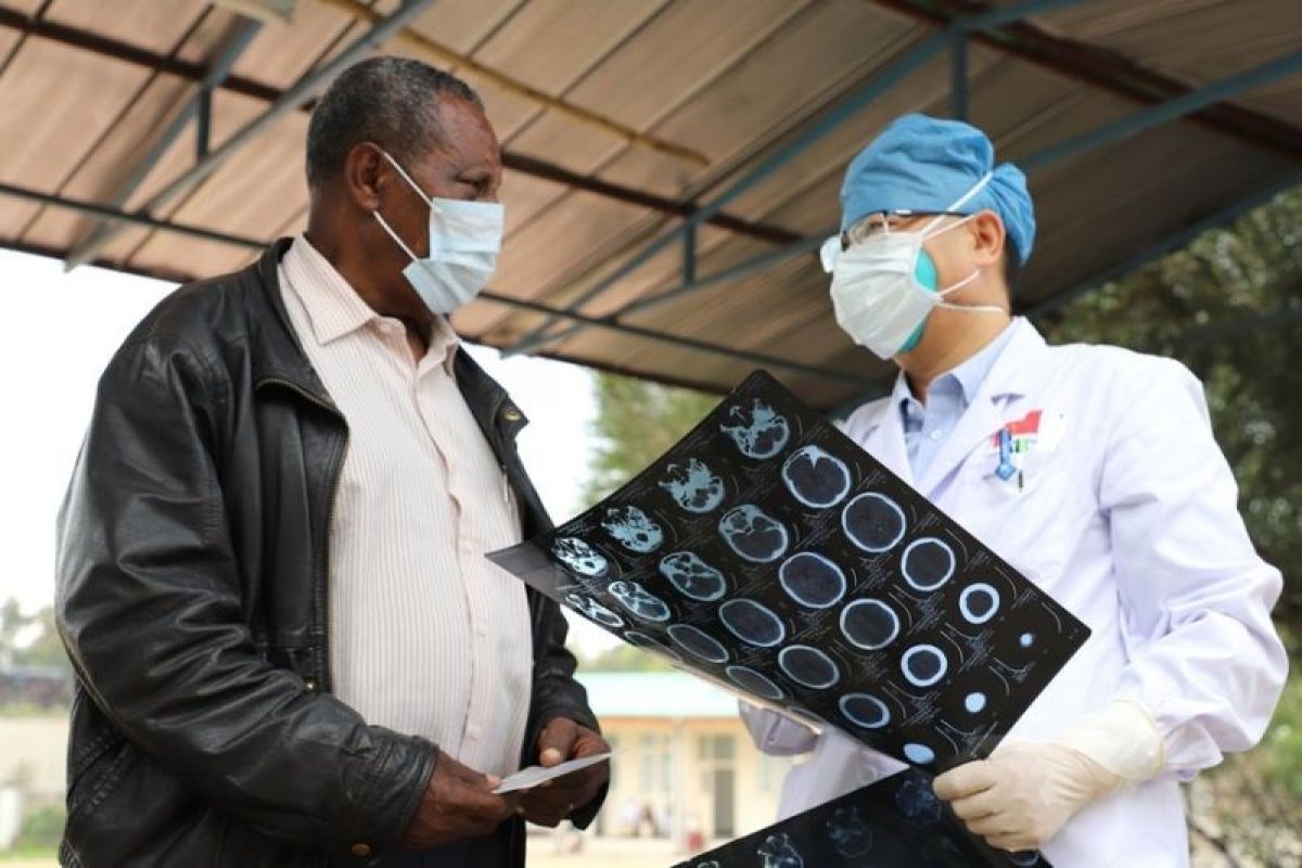 Dokter China berhasil tangani 290 juta pasien di luar negeri selama 60 tahun