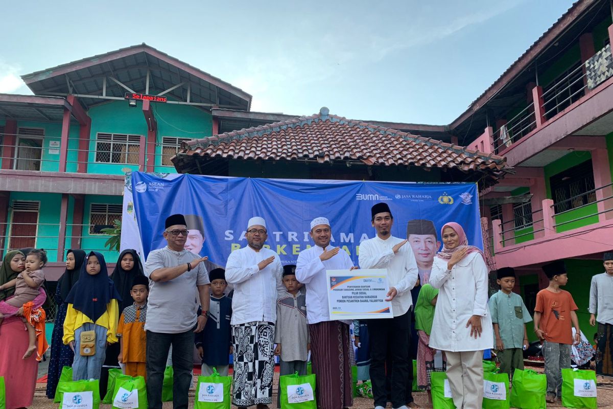 PT Jasa Raharja Cabang Banten Berbagi berkah Ramadhan Bersama Anak Yatim di Ponpes Darul Salafiyah