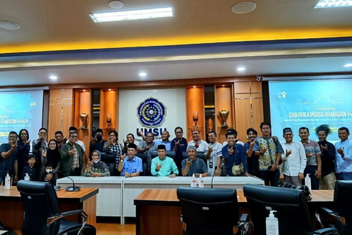 Buka puasa bersama, Rektor Agussani apresiasi jurnalis alumni UMSU