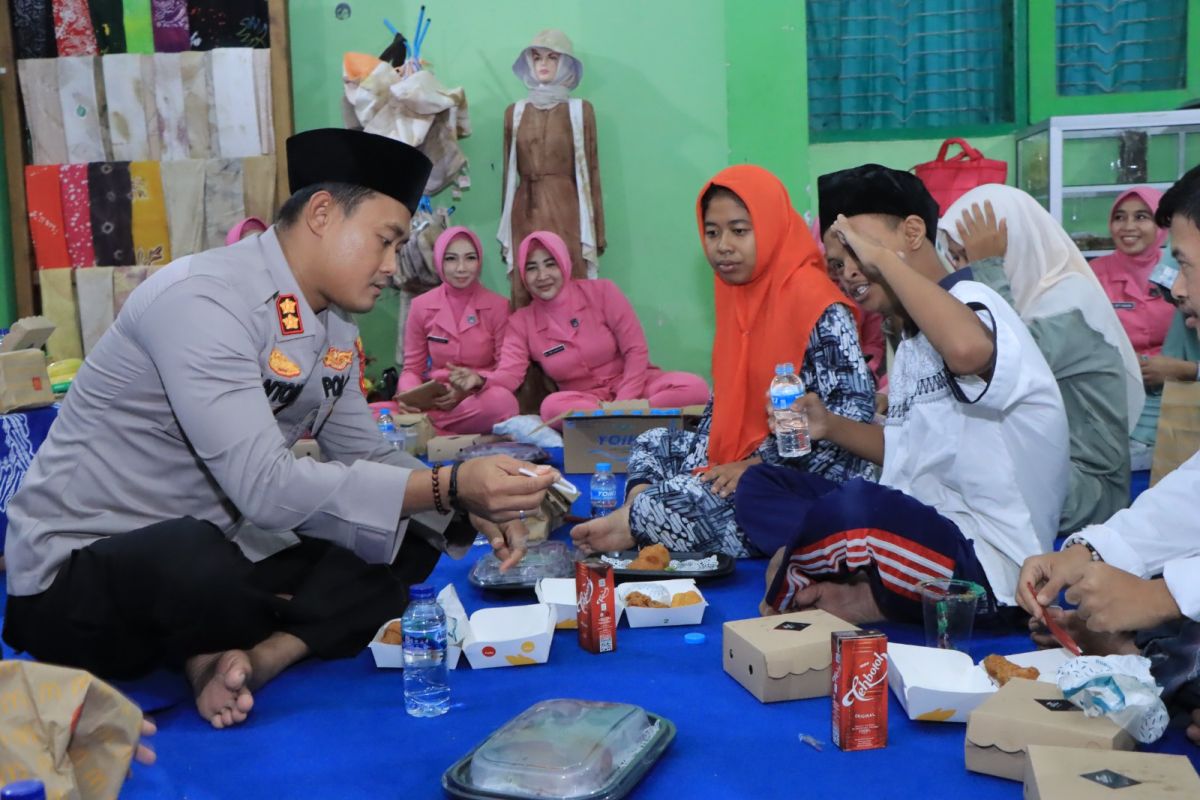 Polres Madiun buka puasa bersama anak-anak disabilitas