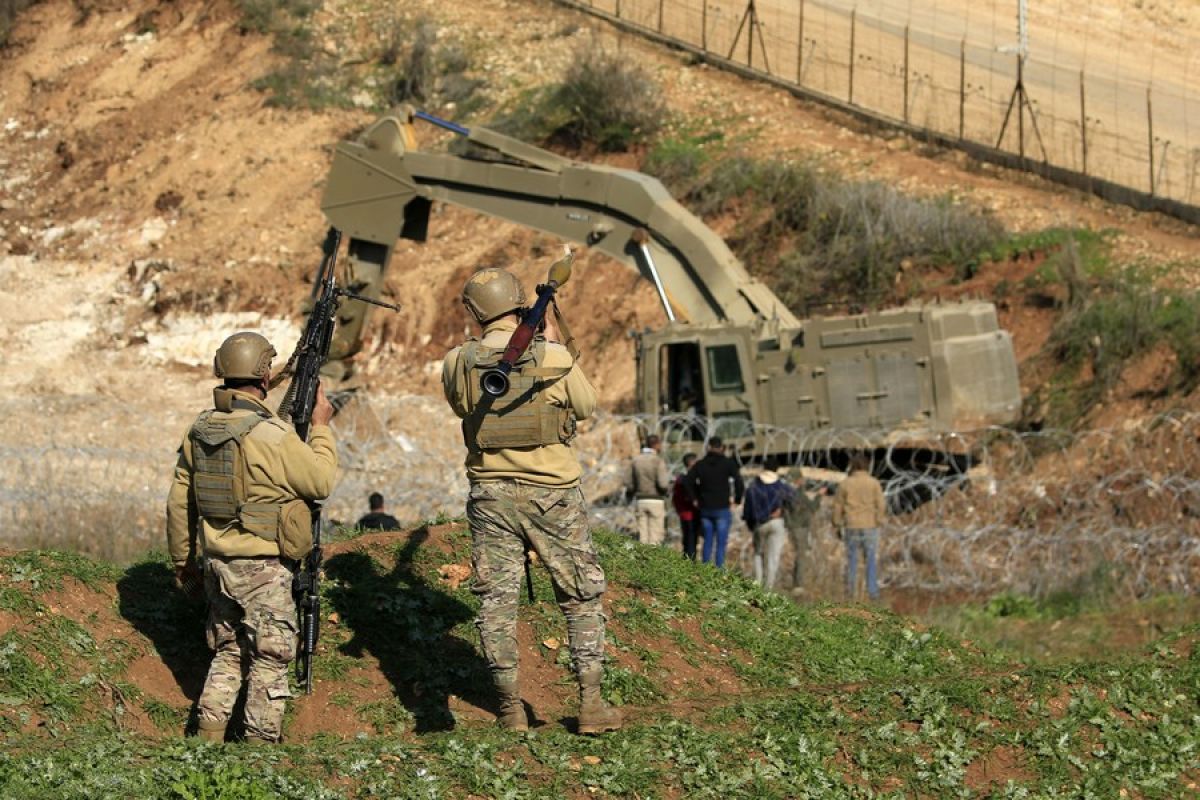 Israel serang Hizbullah di Lebanon selatan