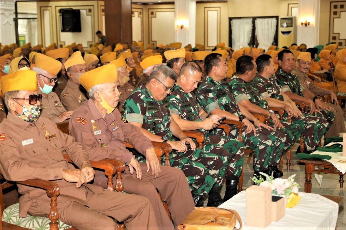 Pangdam V/Brawijaya silaturahim dengan veteran samakan persepsi