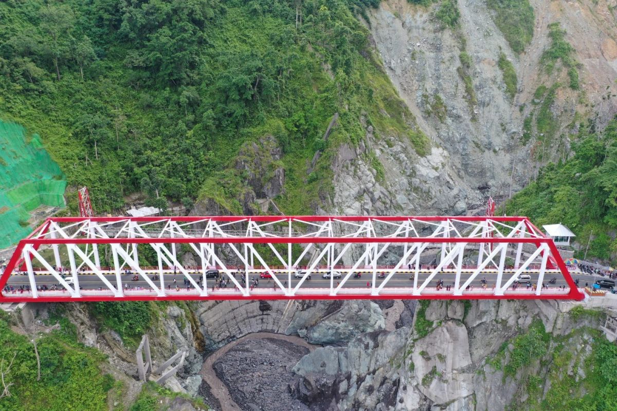 Bupati Thoriqul Haq berharap Jembatan Gladak Perak segera diresmikan