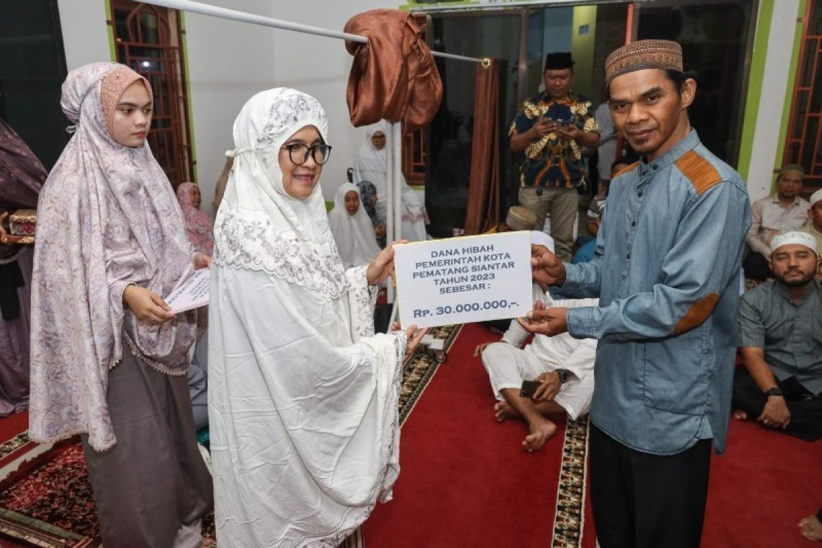 Safari Ramadhan, Pemkot Pematang Siantar serahkan bantuan untuk dua masjid