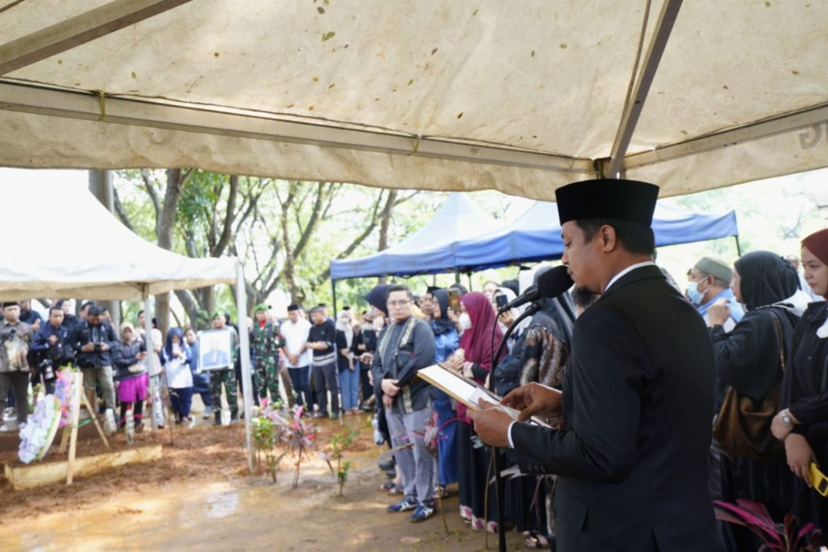 Gubernur Sulsel jadi irup pemakaman Rapsel Ali di TMP Panaikang