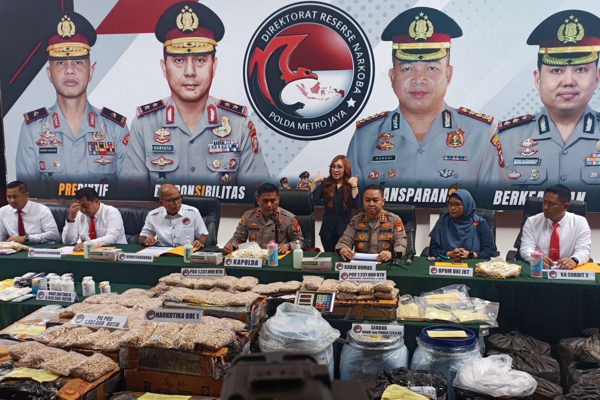 Polisi bongkar narkoba jenis PCC sebanyak 1,2 juta pil di Tangerang