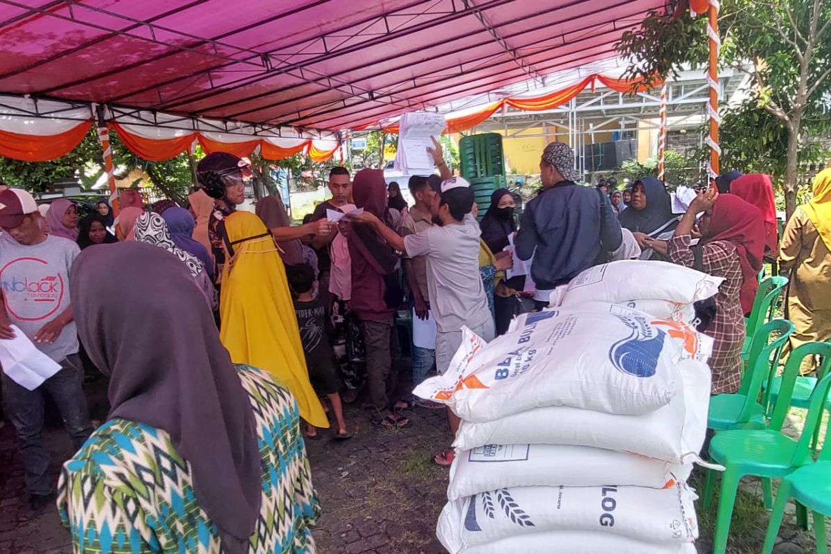Kantor Pos Ternate salurkan 73.565 penerima bantuan pangan di Maluku Utara