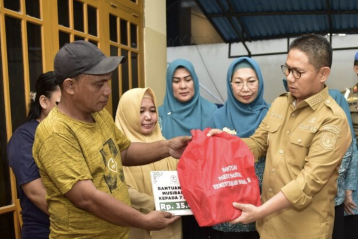 Pemprov Gorontalo serahkan bantuan bagi korban kebakaran
