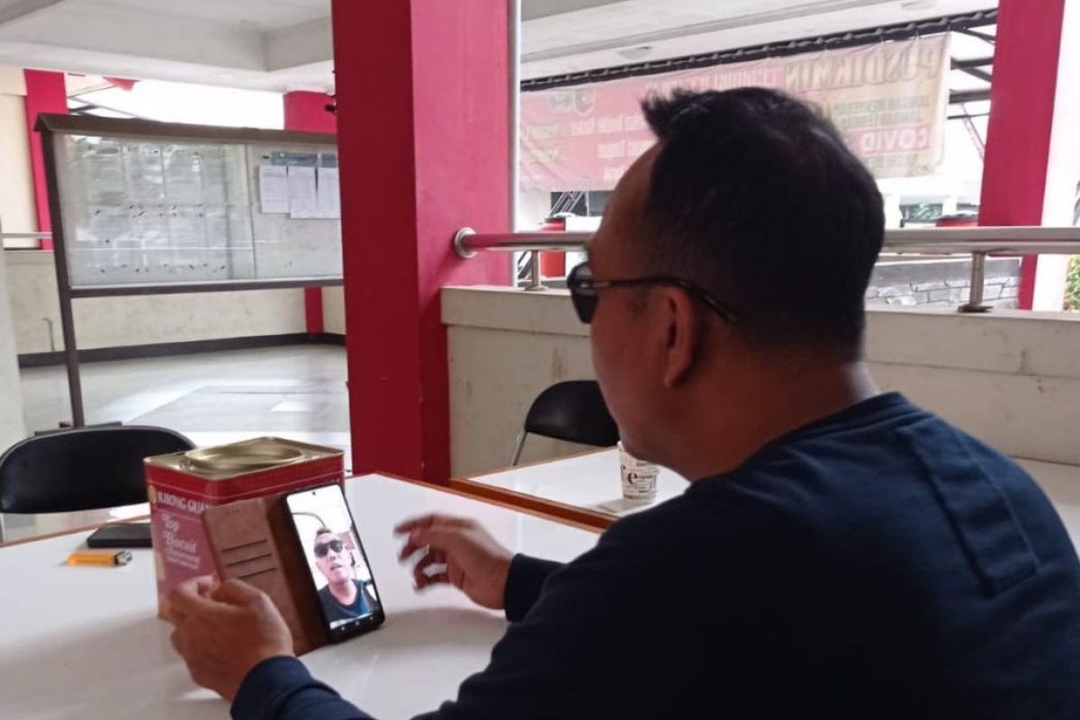 Seorang guru honorer di Palangka Raya diperas TNI gadungan