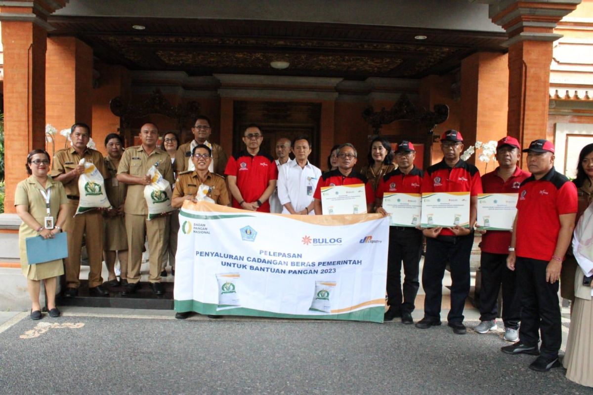 Wali Kota Denpasar salurkan CPP ke 4.659 penerima bantuan
