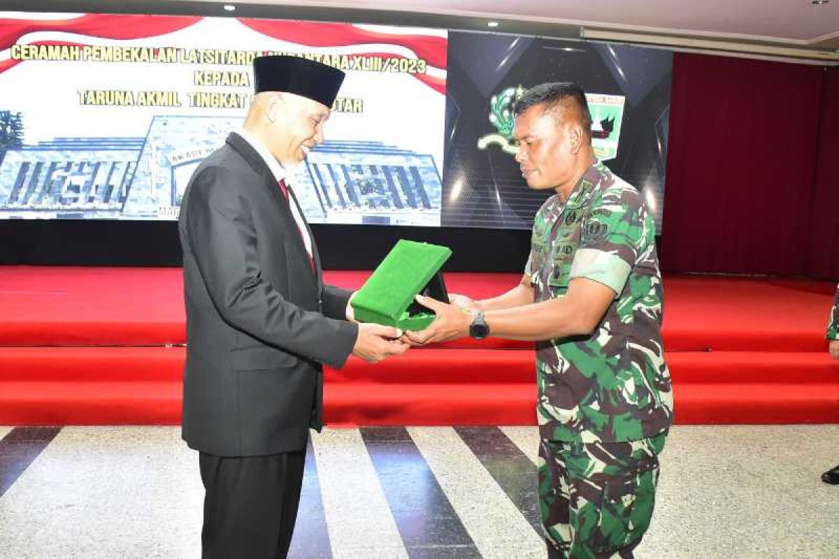 Gubernur Sumatera Barat berikan pembekalan taruna Akmil
