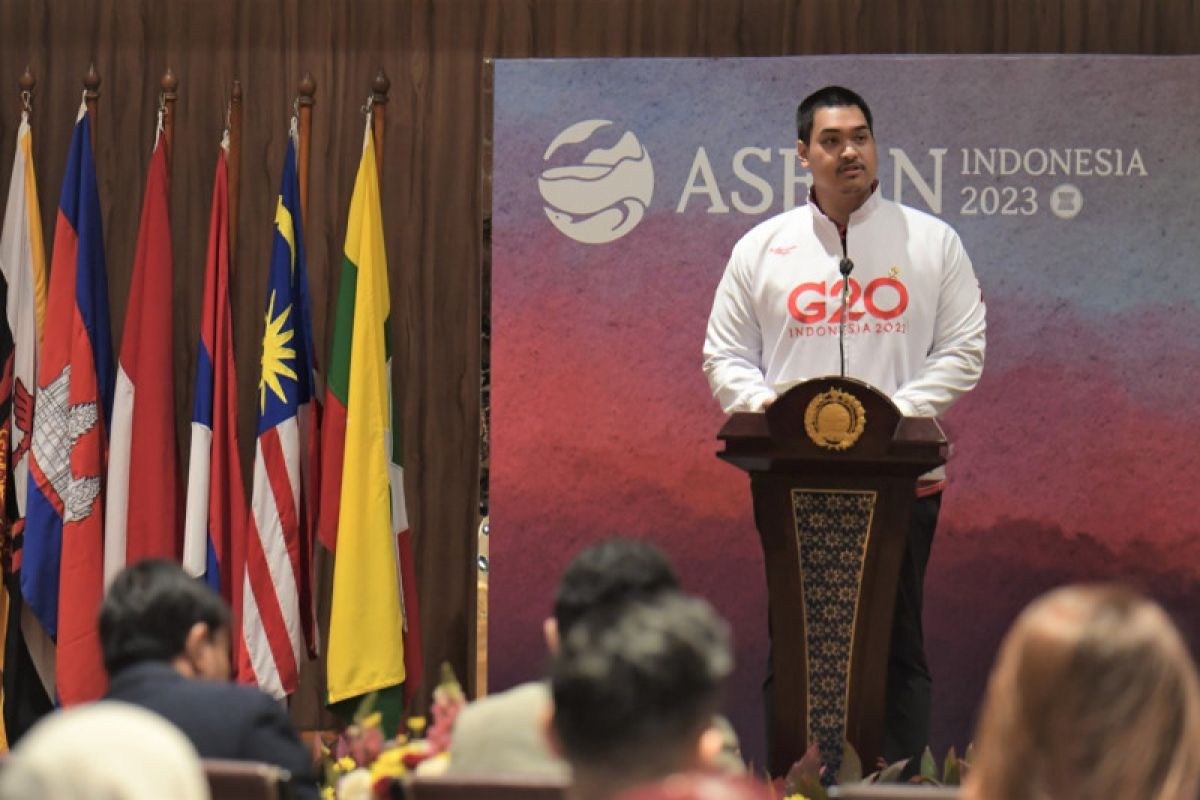 Minister highlights importance of sports industry, youth entrepreneurs